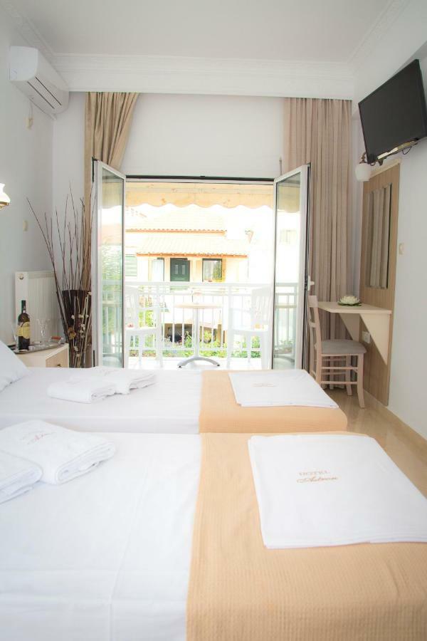 Hotel Astron Myrina Extérieur photo